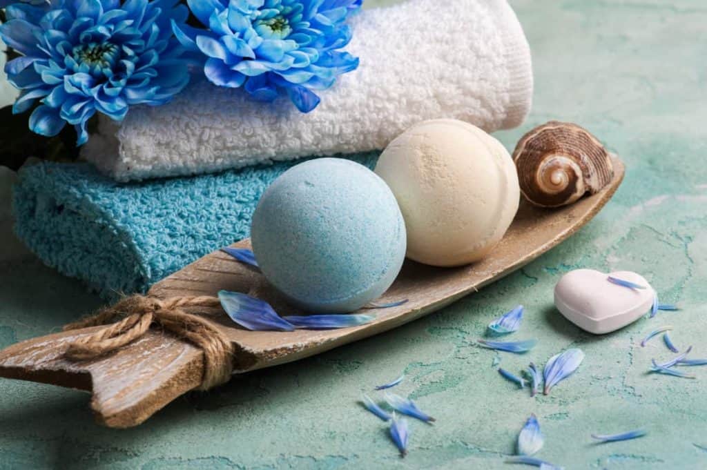 How to use a bath bomb in the shower, bath bomb display