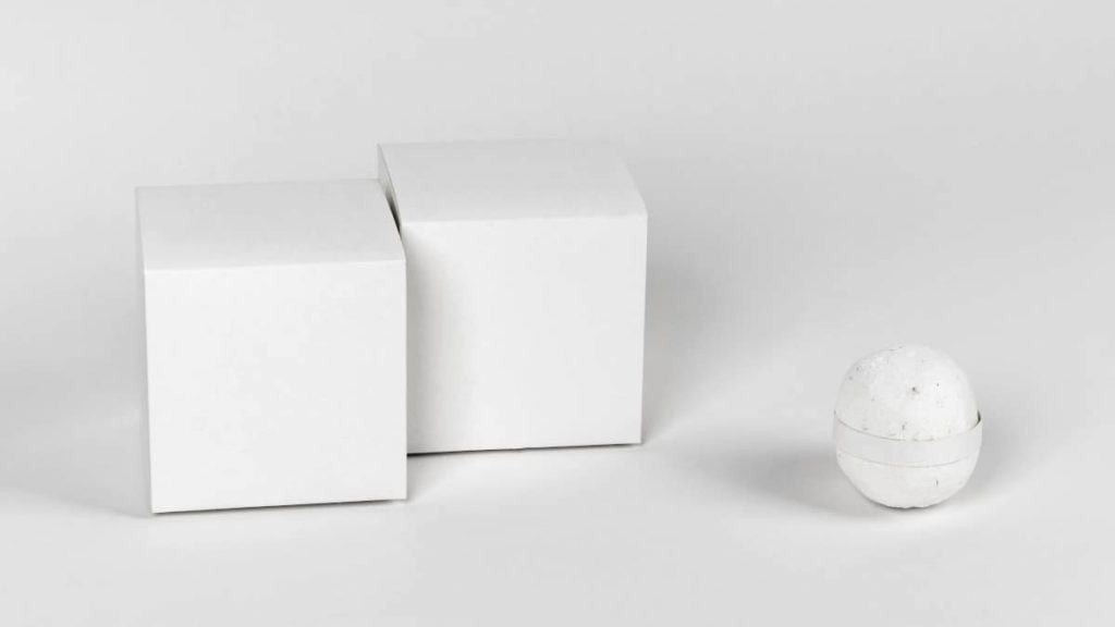 Eco friendly bath bomb packaging, white bath bomb with boxes