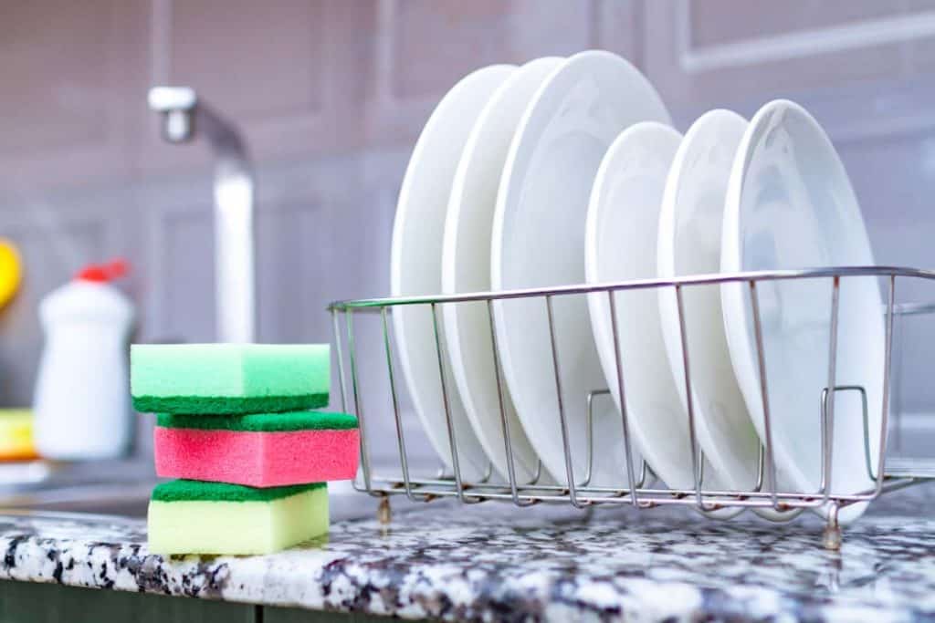 can you wash dishes with bleach, clean dishes on dish rack with sponges