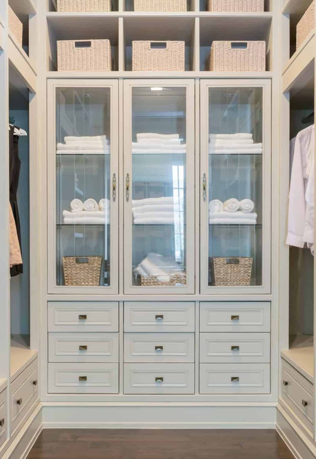 Closet Vs Wardrobe: Here’s The Difference With Pictures – RusticWise